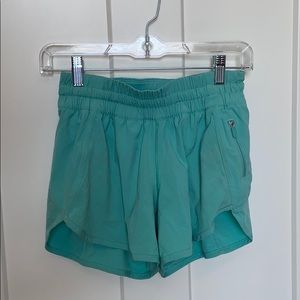 Lululemon Tracker Short sz 6
